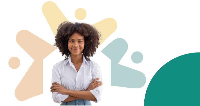 femme recrutement femme souriante croisant les bras