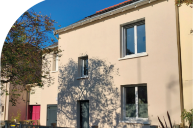 photo de la façade de la maison rénovée