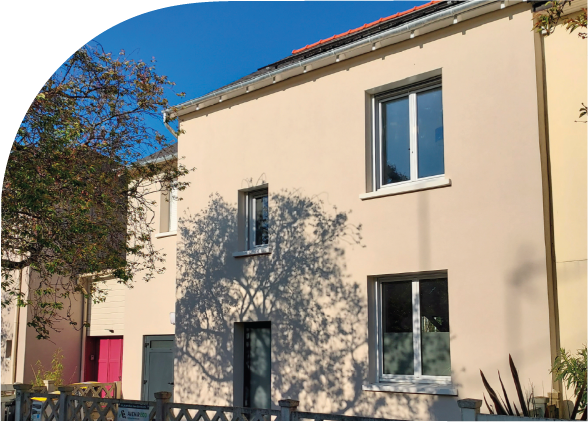 photo de la façade de la maison rénovée