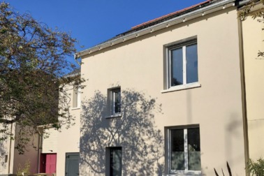 photo d'une façade rénovée avec Dorémi